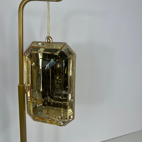 Champagne Gold 3D Gem Ornament – Faceted Acrylic, Mirrored & Sparkling - Picture 3 of 9